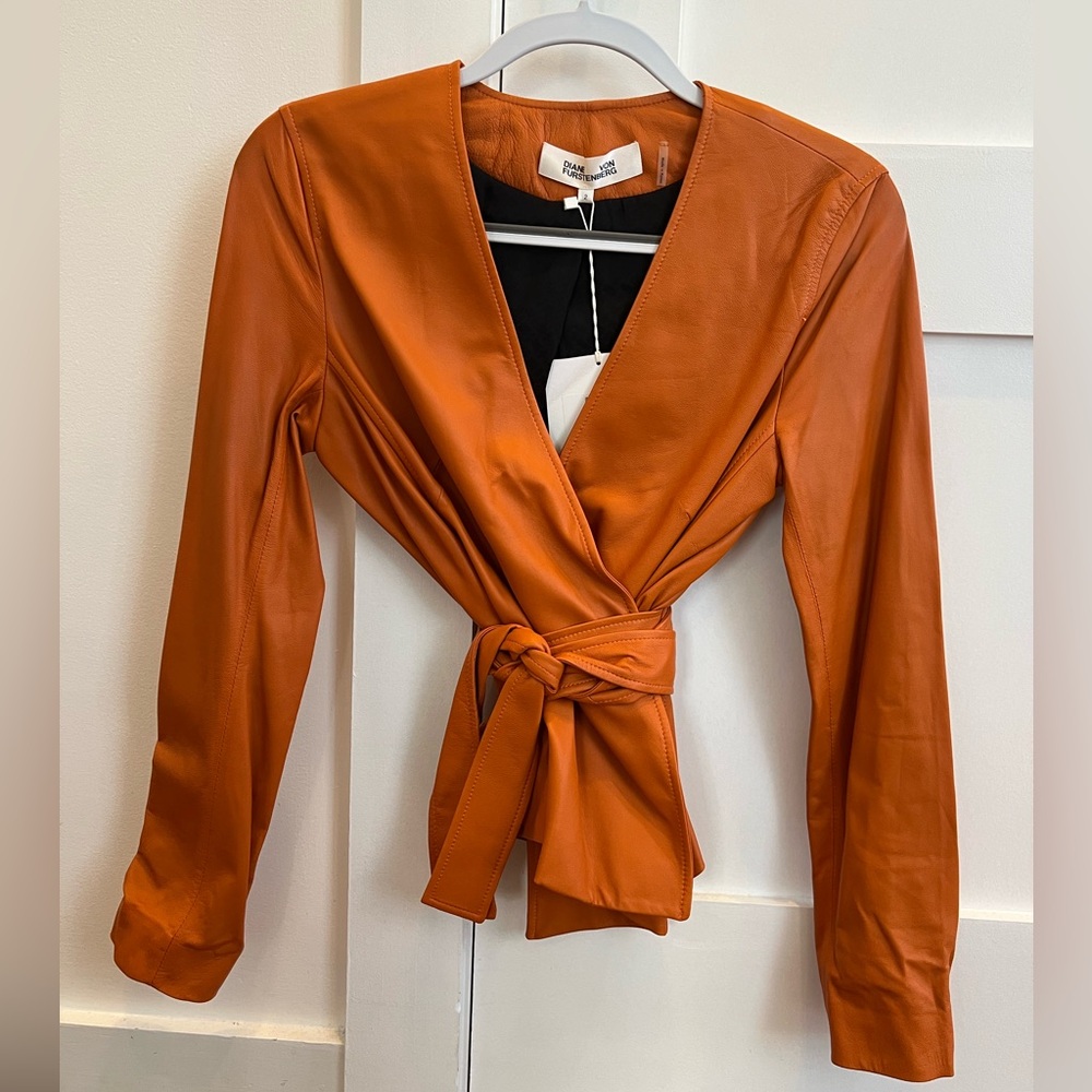 DVF Top